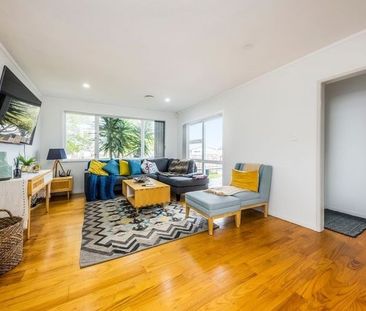 PAPAKURA, 3 BEDROOMS - Photo 2