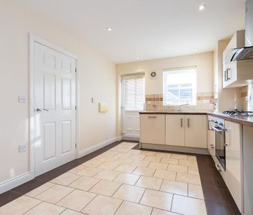 3 bedroom terraced house to rent - Photo 5
