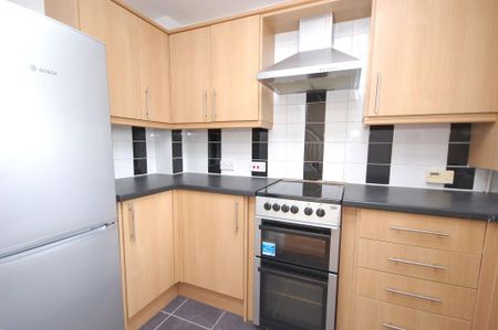 2 bedroom end of terrace house to rent - Photo 5