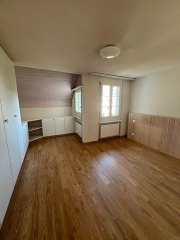 Charmante 4.5-Zimmer-Maisonette-Wohnung in Egg (ZH) - Photo 5