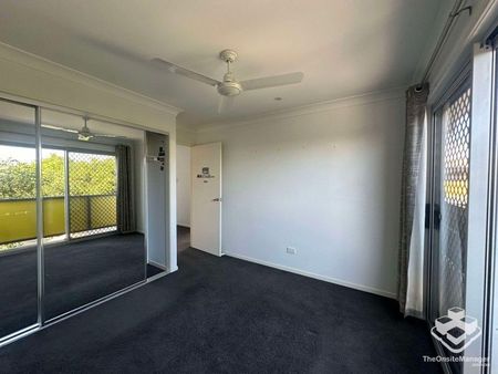 Mansfiled State High Catchment Modern 4 bedrooms Townhouse for rent - Photo 4