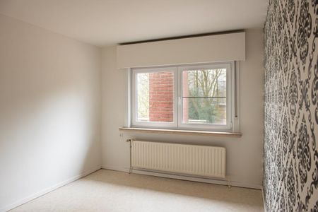 Ruime woning met 4 slpk, tuin, terras en inpandige garage voor 1.295 EUR/mnd - Photo 4