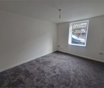 2 bedroom end of terrace house to rent - Photo 1