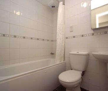 1 bed First Floor Flat for rent - Photo 5