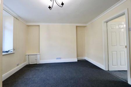 2 bedroom terraced house to rent - Photo 2