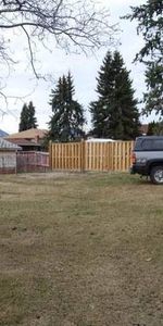 3 bedrooms rancher, huge fenced yard - Photo 3