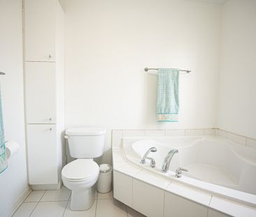 406 19e Avenue, J7R 7H5, Deux-Montagnes - Photo 2