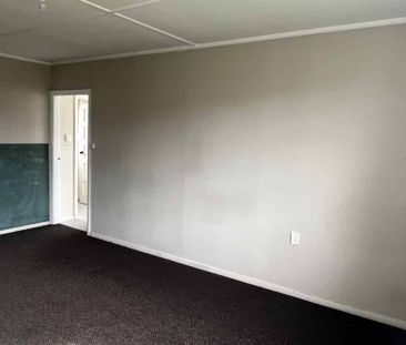 Two Bedroom Home - Large Section - Roslyn - Photo 2