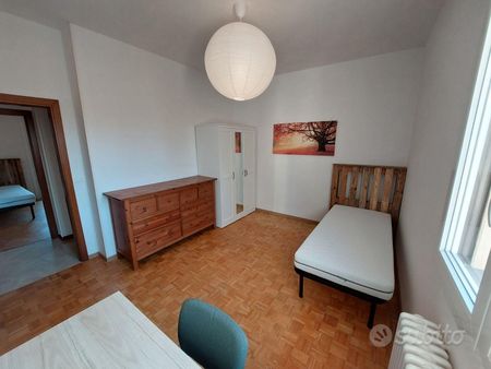 Moderno quadrilocale Ristrutturato con 2 Bagni - Photo 4