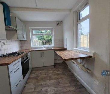 2 bedroom terraced house to rent - Photo 2