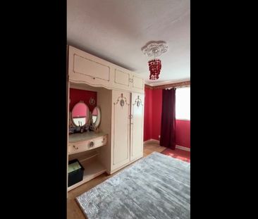 3 Bed Terraced House, Hanover Park, SE15 - Photo 5