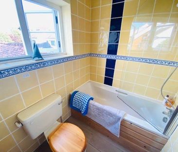 Fishermans Cottage 32, South Street, 32 South Street - Photo 4