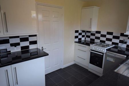 2 bedroom end of terrace house to rent - Photo 3