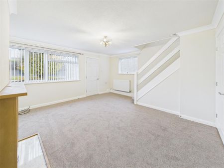 3 bedroom Semi-detached house to rent - Photo 3