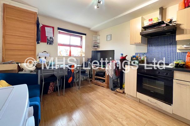 30 Kelso Heights, Leeds, LS3 1HN - Photo 1