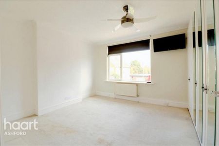 3 bedroom end of terrace house to rent - Photo 3