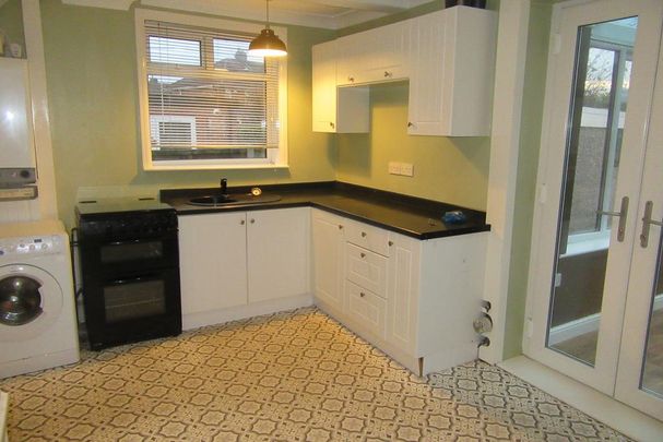 2 bedroom terraced house to rent - Photo 1