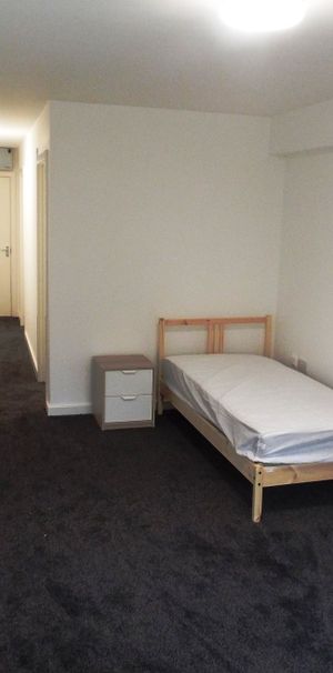 Studio, Legends Court, Wolverhampton - Photo 1