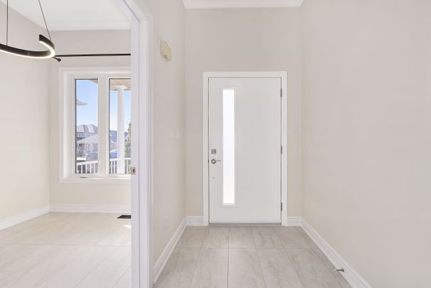 For Lease - 16 Treen Crescent, Whitby, Ontario - Photo 1