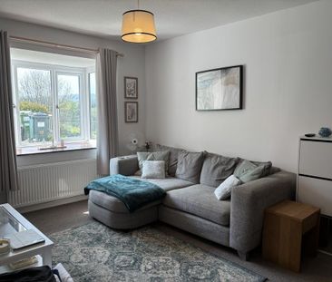 2 bedroom end of terrace house to rent - Photo 2