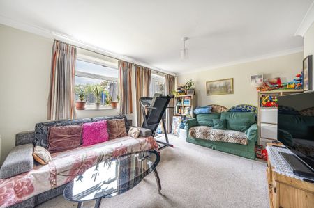 End Of Terrace House to rent - Richmount Gardens, London, SE3 - Photo 2