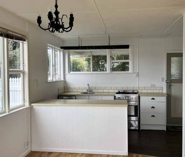 3 Bedroom, 2 bathrooms in Waikanae Beach - Photo 5