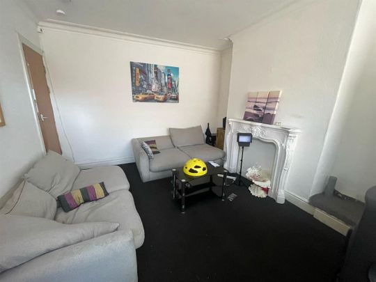 19 Harlech Crescent, LS11 7DZ - Photo 1