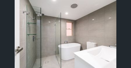 Stylish Beachside Apartment - Photo 4