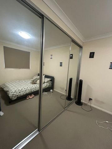 Redfern - Photo 3