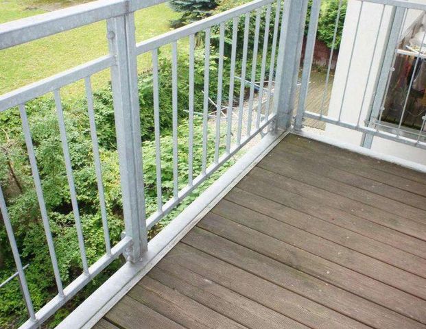 3. OG. Laminat + Balkon + Bad mit Wanne !!! frei ab 1.1.26 - Photo 1