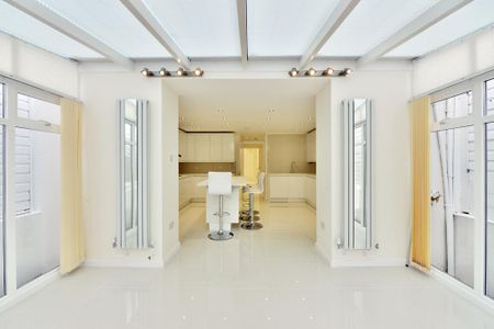 5 bedroom terraced house to rent - Photo 4