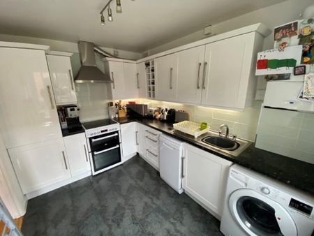 2 bedroom detached house to rent - Photo 2
