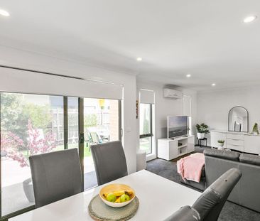 Well-Presented Unit with Open-Plan Living & Modern Features! APPLIC... - Photo 1