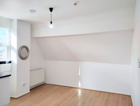 Studio Flat, Hollyshaw Lane, LS15 - Photo 4