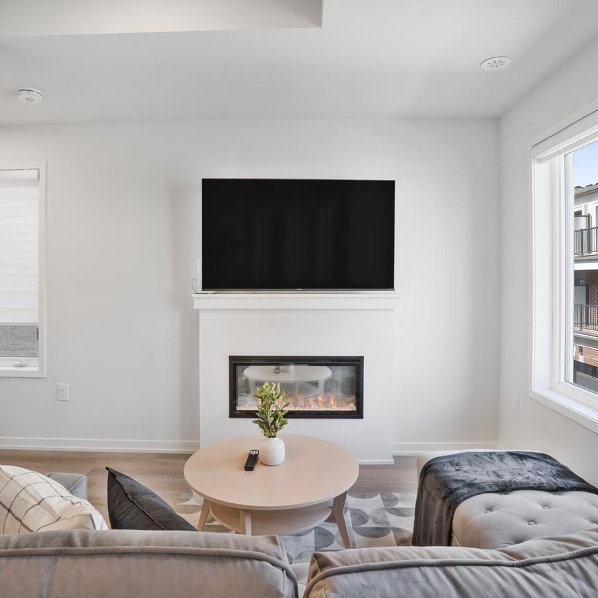 For Lease - 97 Matawin Lane, Richmond Hill, Ontario - Photo 1