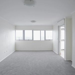 Ultra modern in the heart of Burwood - Photo 2