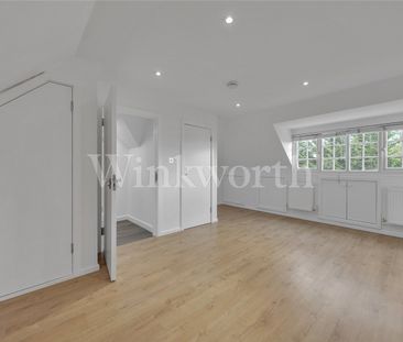 Ridge Hill, London, NW11 - Photo 1