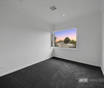 Modern Three-Bedroom Home in Convenient Laverton Location - Photo 6