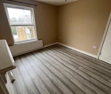 2 Bed Flat, High Street North, E12 - Photo 5