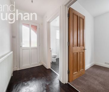 4 bedroom semi-detached bungalow to rent - Photo 2