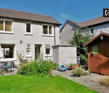 Room for rent in 2-bedroom house in Ballygall, Dublin - Photo 5