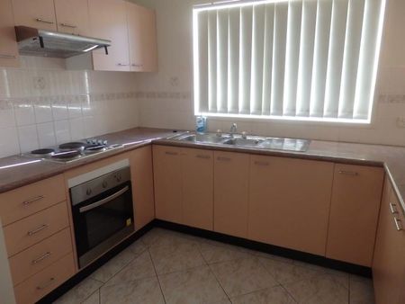 Prime Location - Photo 4