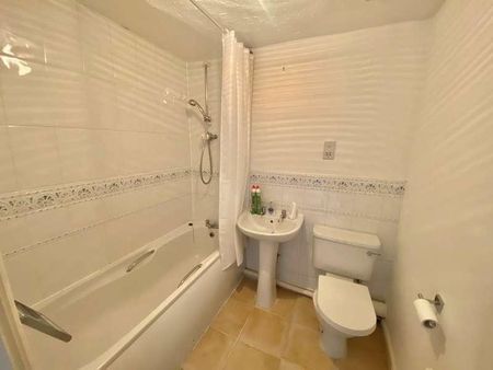 Gerddi Margaret, Barry, CF62 - Photo 3