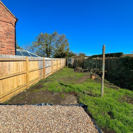 3 bedroom semi-detached house to rent - Photo 4