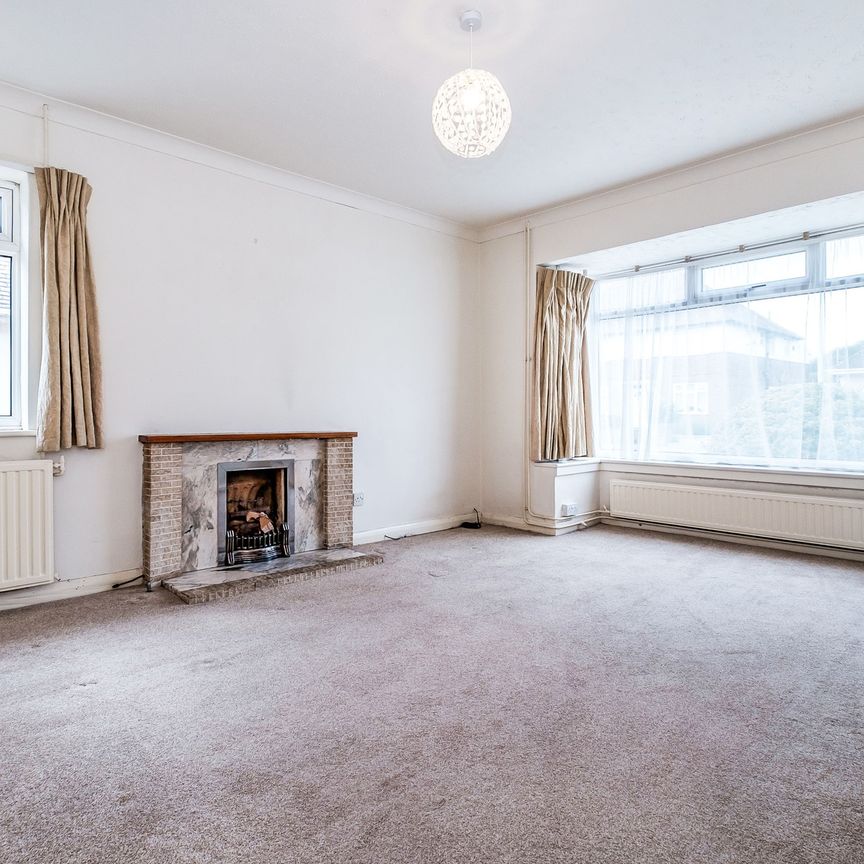 3 bedroom bungalow to rent Seafield Avenue, Goring-by-Sea, Worthing, BN12 - Photo 1