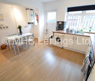 2 Bedroom Mid Terraced House for rent in Park View Avenue - Photo 5