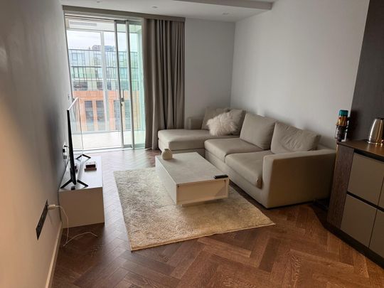 2 Bed Flat, Circus Road Westreet, SW11 - Photo 1