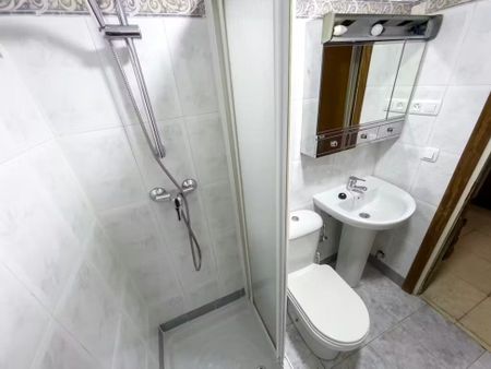 Calle Grupo Oscar Carvallo, Sevilla, Andalusia 41018 - Photo 3