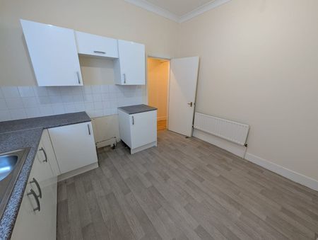 1 Bed Flat, Fernham Road, CR7 - Photo 2
