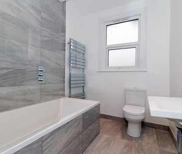 3 Bed Maisonette, Links Road, SW17 - Photo 6
